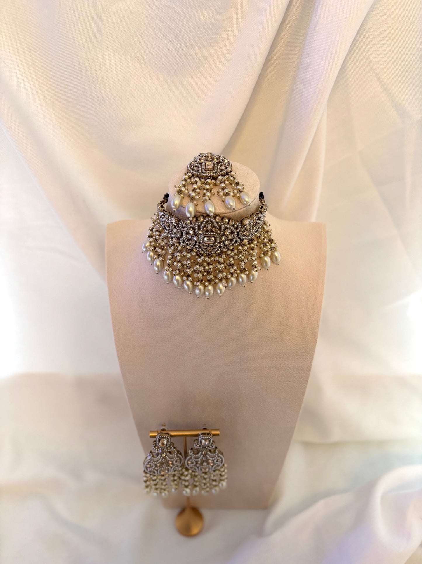 White and Gold Choker Set | Pearl Collection
